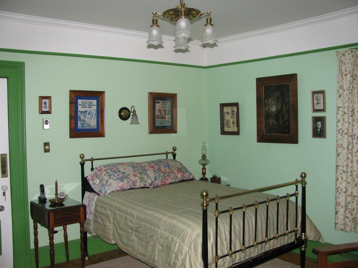 Gower Manor Historic Bed & Breakfast Сент-Джонс Экстерьер фото