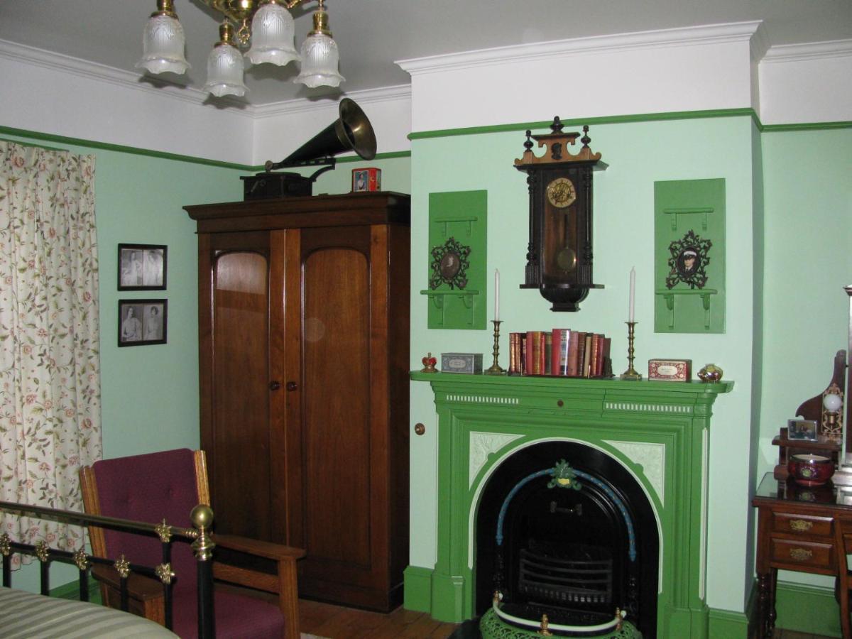 Gower Manor Historic Bed & Breakfast Сент-Джонс Экстерьер фото