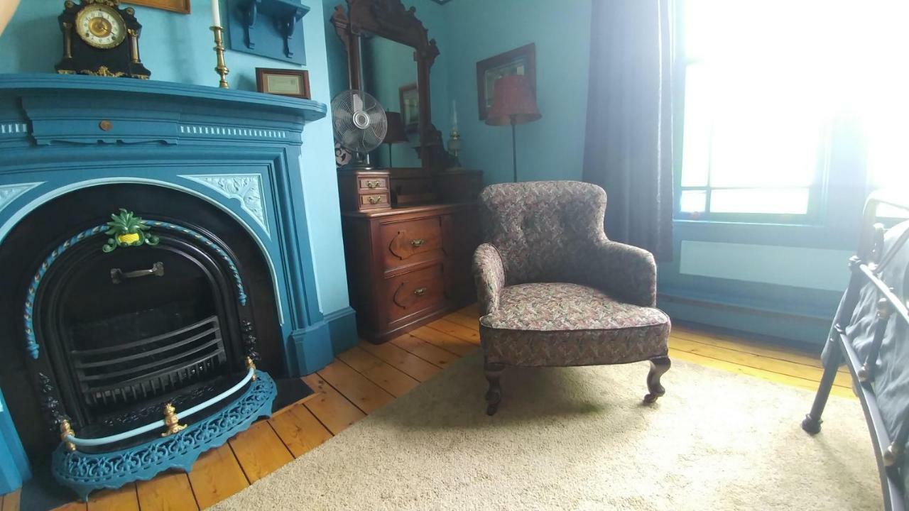 Gower Manor Historic Bed & Breakfast Сент-Джонс Экстерьер фото