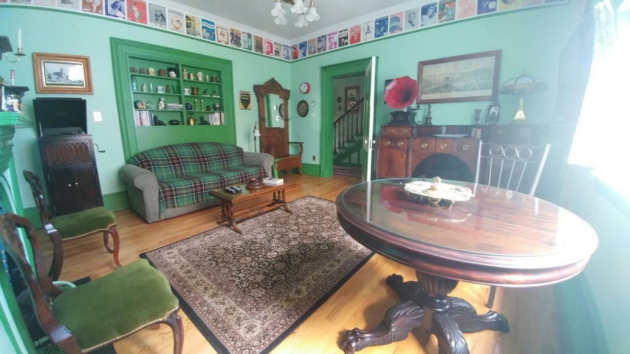 Gower Manor Historic Bed & Breakfast Сент-Джонс Экстерьер фото