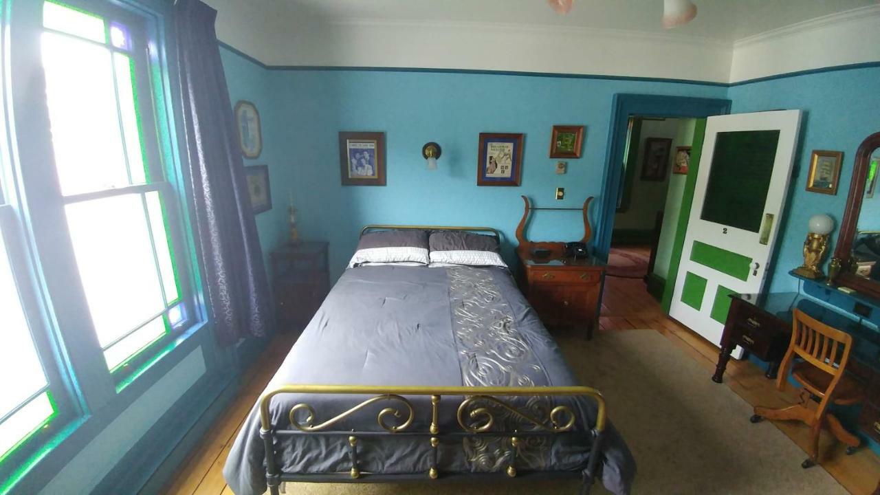 Gower Manor Historic Bed & Breakfast Сент-Джонс Экстерьер фото