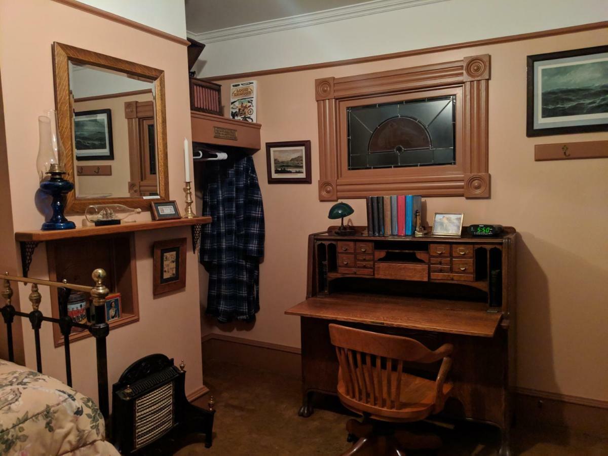 Gower Manor Historic Bed & Breakfast Сент-Джонс Экстерьер фото