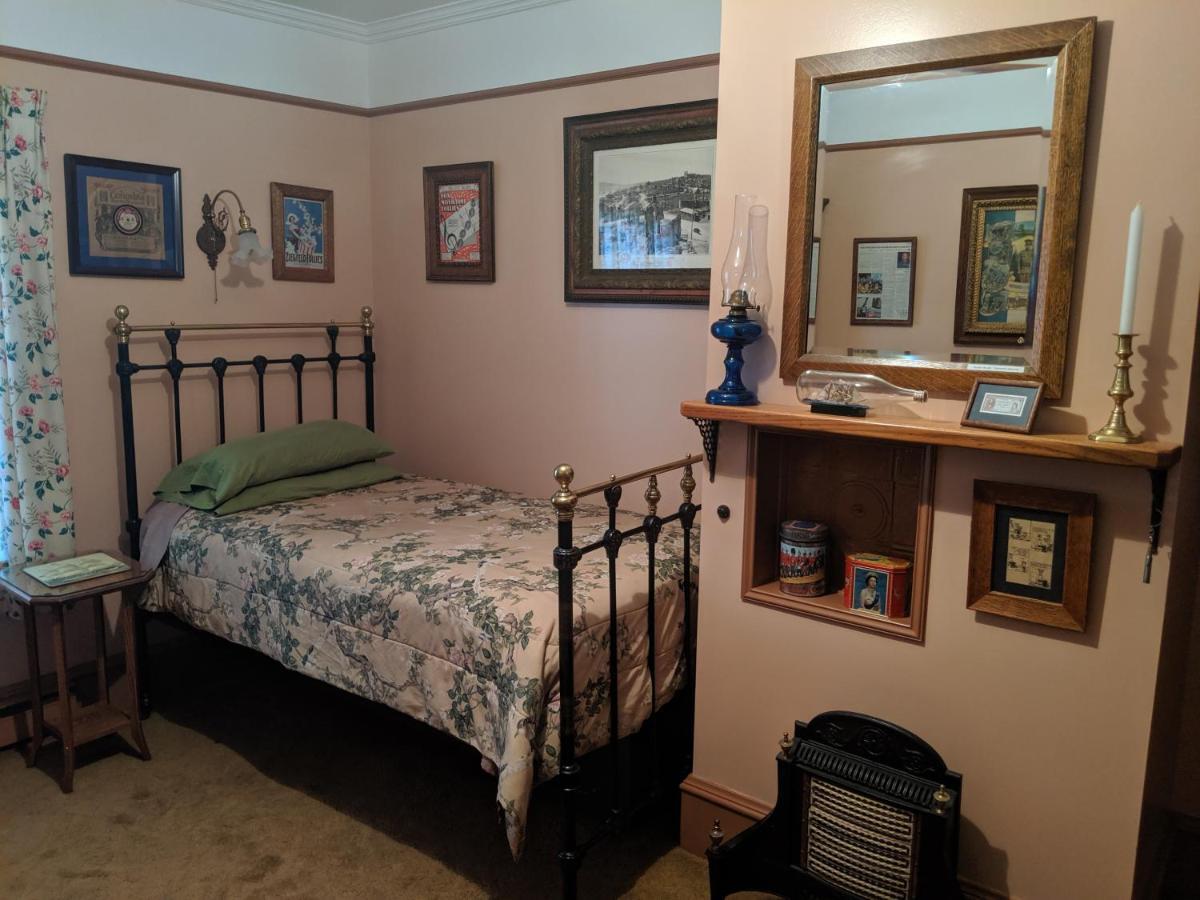 Gower Manor Historic Bed & Breakfast Сент-Джонс Экстерьер фото