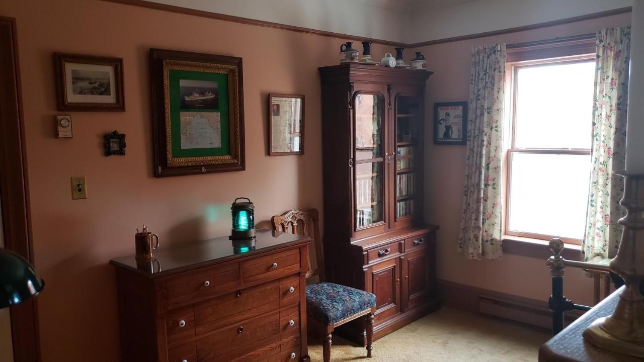 Gower Manor Historic Bed & Breakfast Сент-Джонс Экстерьер фото